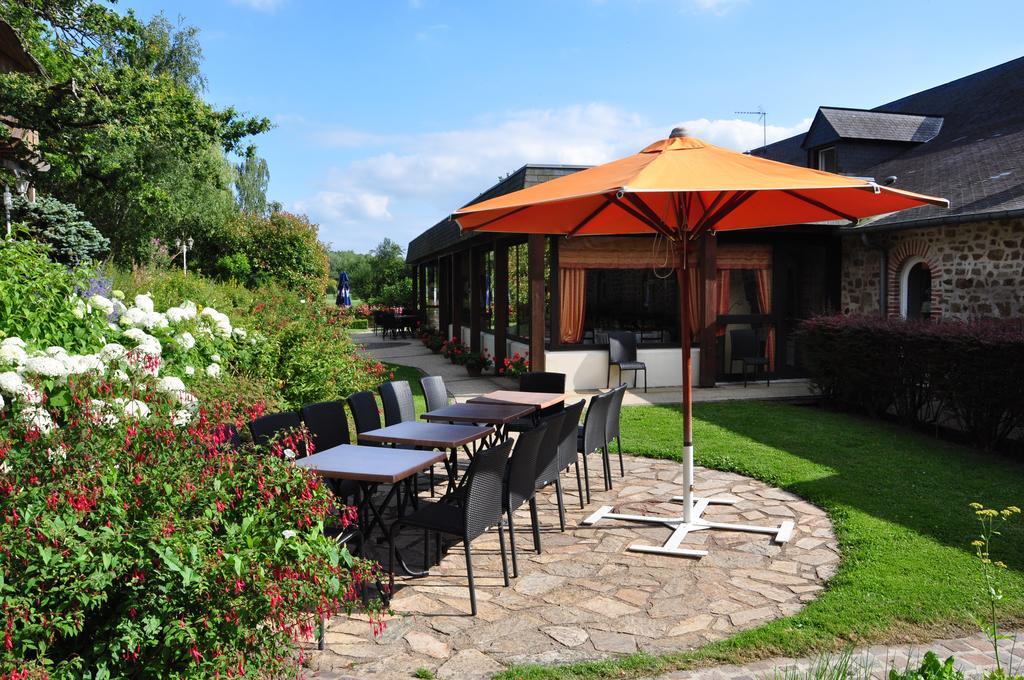 Au Relais Du Gue De Selle Mézangers Exterior foto